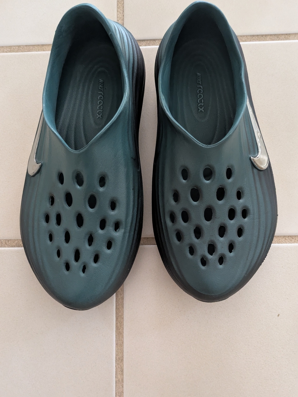 Nike ReactX Rejuven8 Men’s Slip-On Sandal Green/Black Logo US Women8
